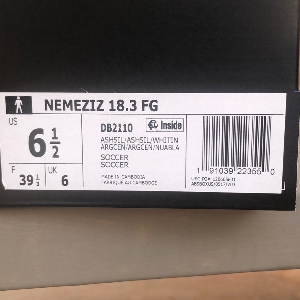 Adidas men size 6 1/2 cleats